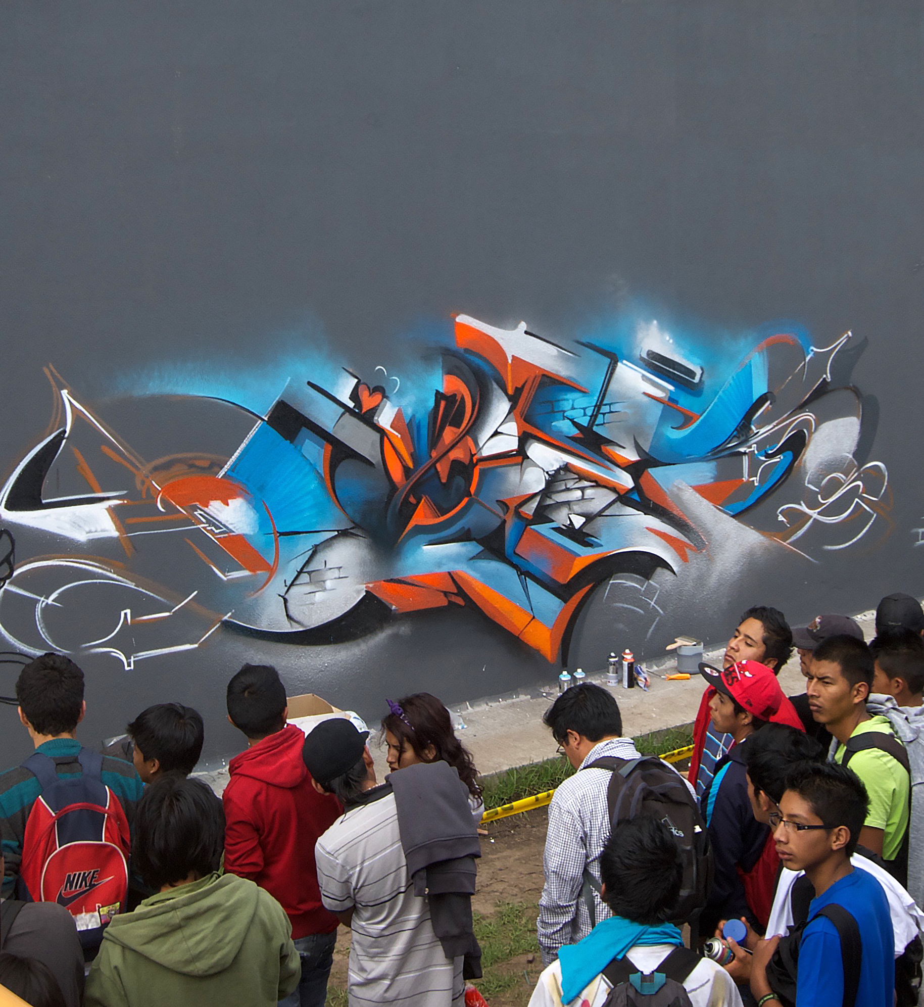 A work by Does - Quito equador crowd work in progress