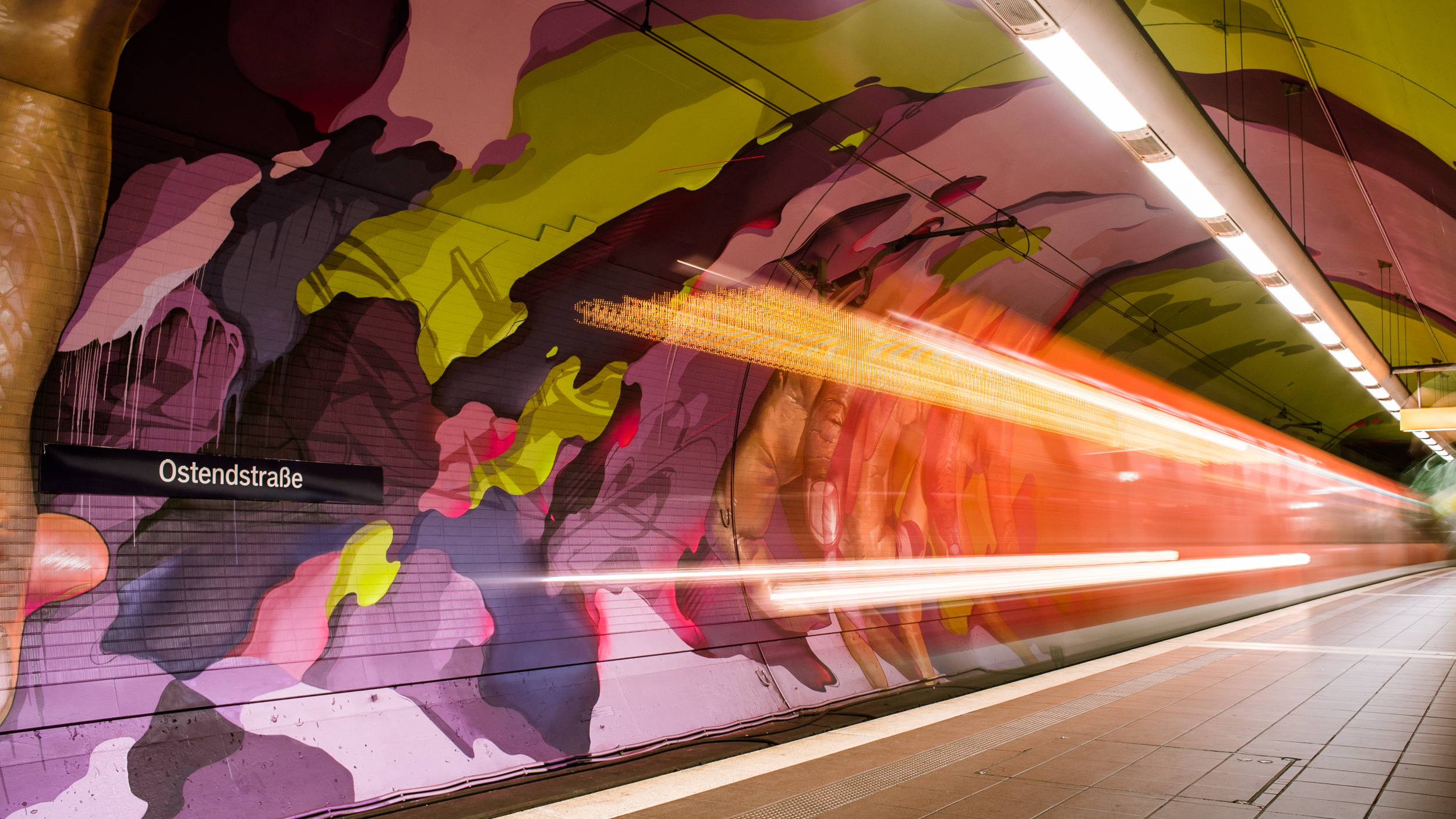 A work by Does - Ostendstrasse frankfurt germany tunnel 33